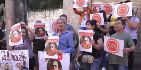 Víctimas de Steven Automotores se manifiestan para exigir avance en causas penales