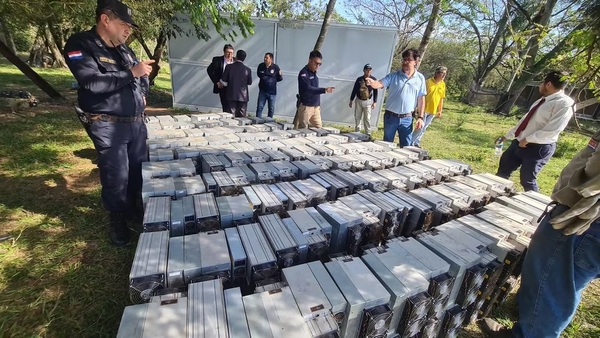 Intervienen granja ilegal de criptomonedas con 270 máquinas en Paraguarí - Noticiero Paraguay