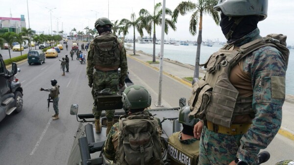 Ecuador: Advierten sobre plan de juicio político contra Noboa