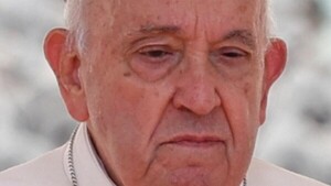Papa lamenta amnesia sobre las lecciones de la II Guerra Mundial