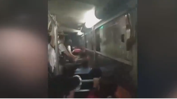 Video: Carrera clandestina de buses pone en peligro a usuarios del transporte público en Limpio