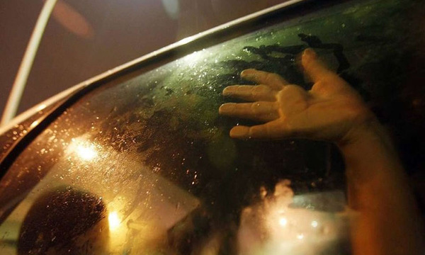 Policía Nacional se excedió al detener a dos personas por tener sexo en el auto - OviedoPress
