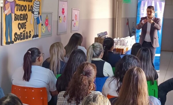 Presidente Franco: charla educativa sobre salud mental