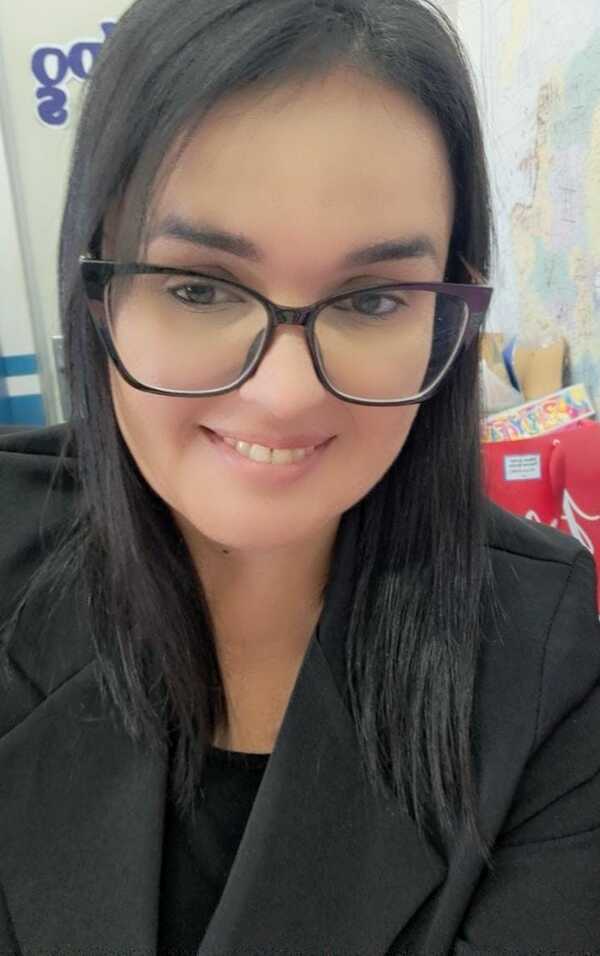 Docente ganó concurso para supervisora y no dispone de oficina para ejercer su cargo - Radio Imperio 106.7 FM