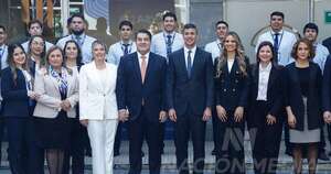 La Nación / Peña celebró la apertura del centro AYSA 365 de Aseguradora Yacyretá