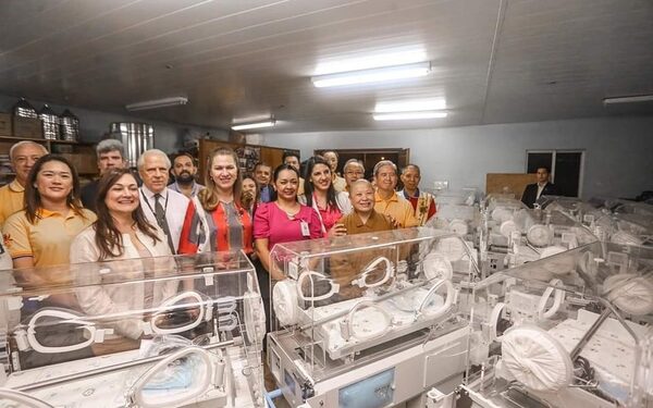 Fundación Los Ángeles entrega equipos para atención neonatal en servicios públicos