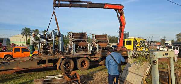 Por fin desalojan maquinarias que ocupaban franja de dominio del MOPC en el km 23,5 - La Clave
