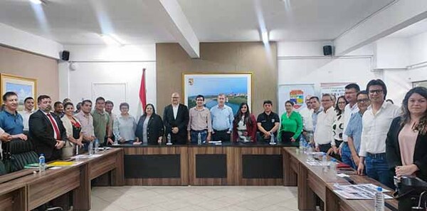 Gobernador e intendentes de Alto Paraná analizan alcance de “Hambre Cero” con representantes del MEC | DIARIO PRIMERA PLANA