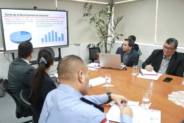 Avanza plan de inserción laboral para cuidacoches de Asunción