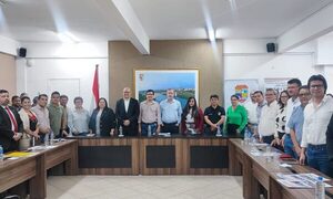 Exponen sobre normativas de FONAE a intendentes de Alto Paraná