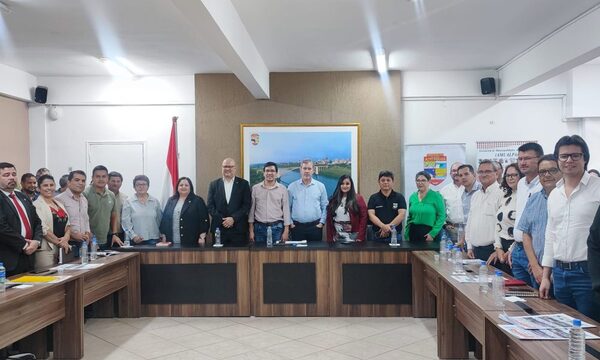 Exponen sobre normativas de FONAE a intendentes de Alto Paraná