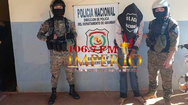 Policía detiene a reciclador buscado por hurto e incautan cuchillo de su poder
