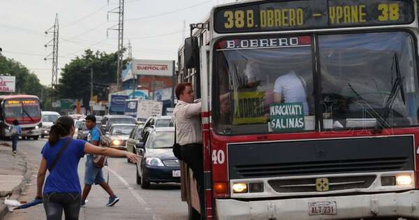 La Nación / Paro de transportistas: establecen cuarto intermedio hasta mañana en diálogo con el Estado