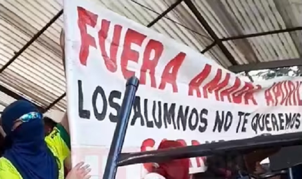 Alumnos vuelven a tomar el colegio Ysaty - Noticiero Paraguay