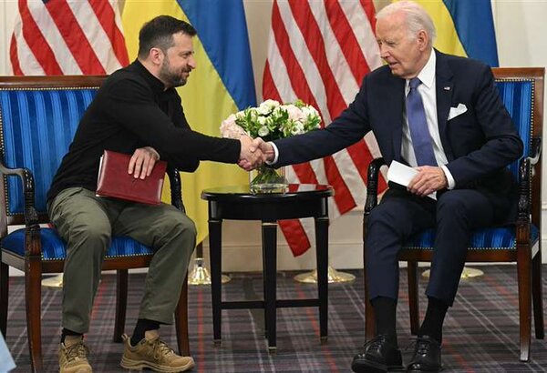 Biden comunica a Zelenski una nueva ayuda de EEUU por 225 millones de dólares
