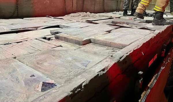 Camionero paraguayo cae con 3 toneladas de marihuana en la frontera - ABC en el Este - ABC Color