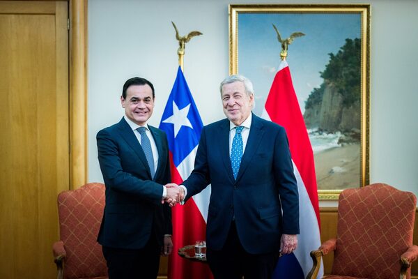 Cancilleres de Paraguay y Chile abordaron temas bilaterales, regionales y comerciales - Revista PLUS