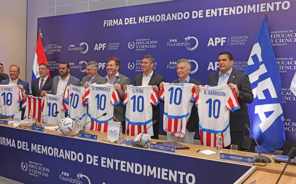 Paraguay y la Fundaci贸n FIFA inician un proyecto que une la educaci贸n digital y el f煤tbol - Revista PLUS