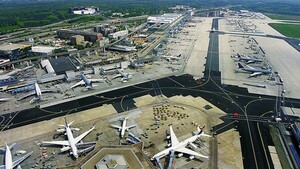 Hallan bomba de fósforo de la II Guerra Mundial en aeropuerto de Fráncfort