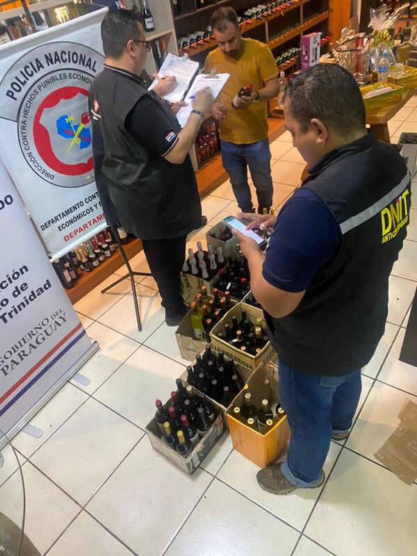 Incautan bebidas que habrían ingresado de manera irregular a nuestro país