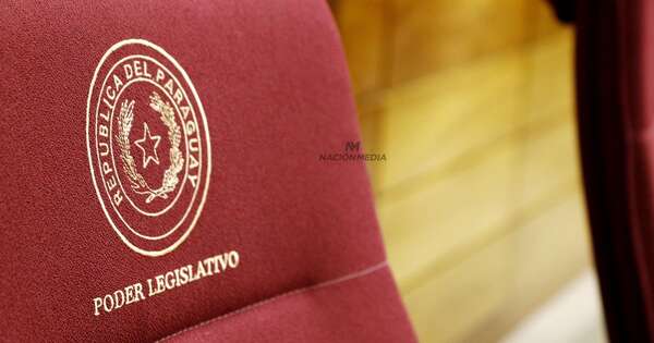 La Nación / Congreso subastará sillas y vehículos