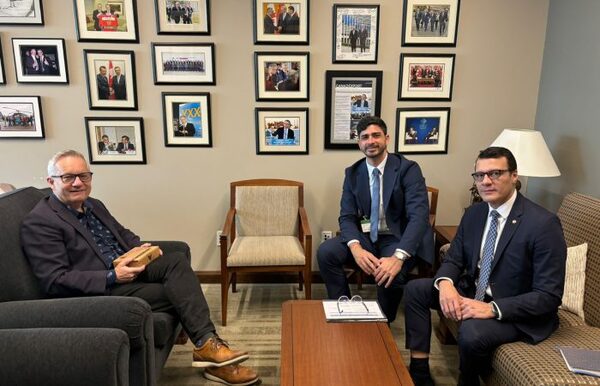Paraguay fortalece relaciones con Canadá para impulsar el desarrollo forestal, energético y educativo - MarketData