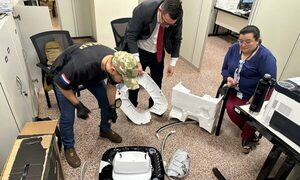 Silla para bebé llegó en aeropuerto cargado de droga
