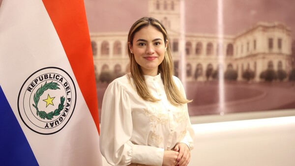 Militante colorada y con polémico activismo: ¿Quién es Salma Agüero, la nueva ministra de la Juventud?