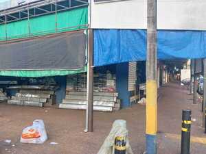 Golpean a trabajadora en intento de asalto en un local en el circuito comercial