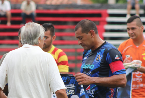 Versus / Paulo Da Silva se emociona tras encontrarse con una leyenda del fútbol