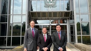 Ministros de la CSJ y representantes de EEUU hablan sobre lavado de dinero