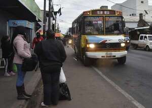 Gobierno no logra acuerdo con transportistas y amenaza de paro sigue vigente - Nacionales - ABC Color