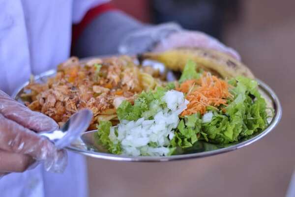 Hambre Cero: Ejecutivo solo tiene recursos para entregar alimentos al 40% de los estudiantes - Nacionales - ABC Color