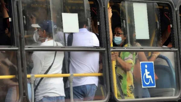 Transportistas mantienen el cháke del paro de colectivos