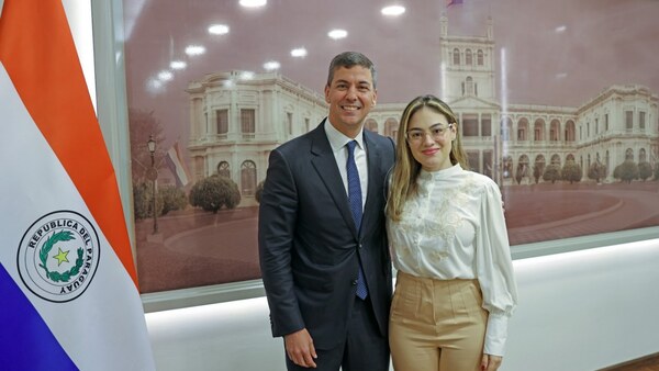 Operadora del cartismo y estudiante universitaria asume como ministra de la Juventud - Noticiero Paraguay