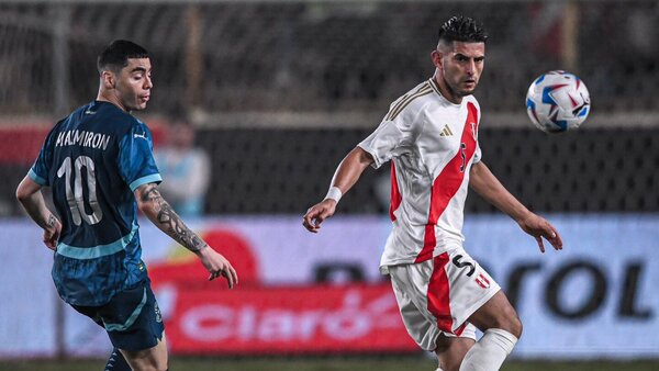 Carlos Zambrano: "Perú trabaja en la fórmula de Fossati"