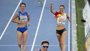 Marchadora española celebra antes de tiempo la medalla de bronce