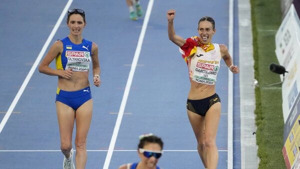 Marchadora española celebra antes de tiempo la medalla de bronce