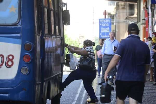 Gobierno llega a un acuerdo con Cetrapam y levantan paro del transporte - Nacionales - ABC Color