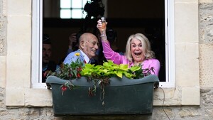 Veterano de la II Guerra Mundial de 100 años se casa en Normandía tras conmemoración del "Día D"