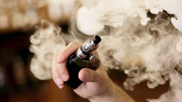 Adicción a vapeadores: Cada vez son más chicos quienes los consumen