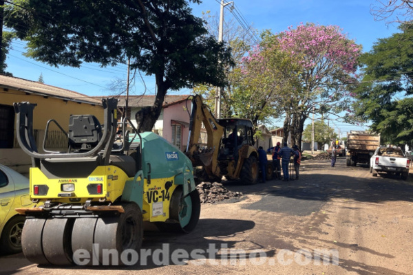 Municipalidad de Pedro Juan Caballero comenzó arreglo de calles céntricas destinando personal y maquinarias al trabajo de bacheo - El Nordestino