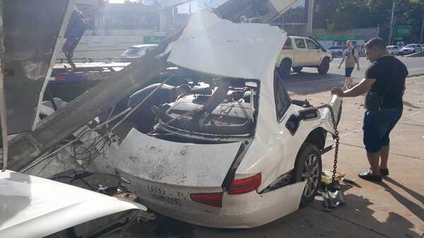 Un automovilista murió tras impactar contra una columna en San Lorenzo - Megacadena - Diario Digital