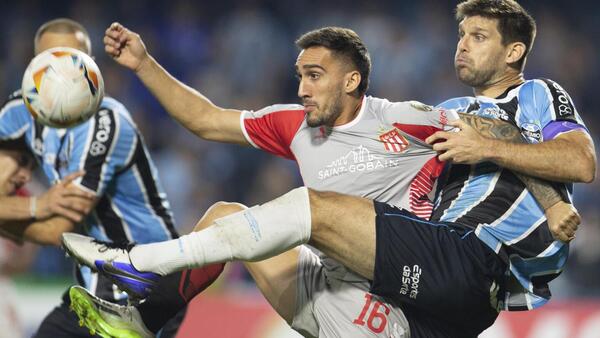Gremio empata, cede el liderato a The Strongest y se medirá con el campeón en octavos