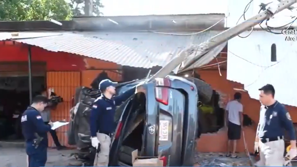 Video: Aparatoso accidente deja un muerto, dos heridos y un ileso fugitivo en Limpio