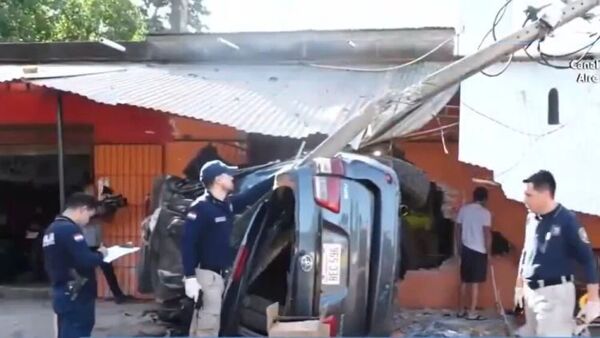 Aparatoso accidente deja un muerto, dos heridos y un ileso fugitivo en Limpio