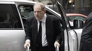 Weinstein pide anulación de condena y quiere un nuevo juicio