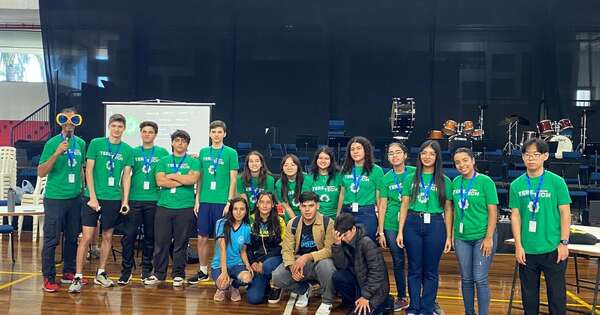 La Nación / Jóvenes de una escuela de Itauguá brillaron en competencia de robótica
