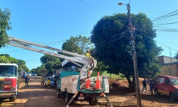 Electricista murió electrocutado por una columna en CDE