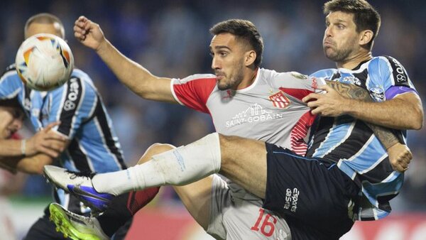 Gremio empata, cede el liderato a The Strongest y se medirá con el campeón en octavos